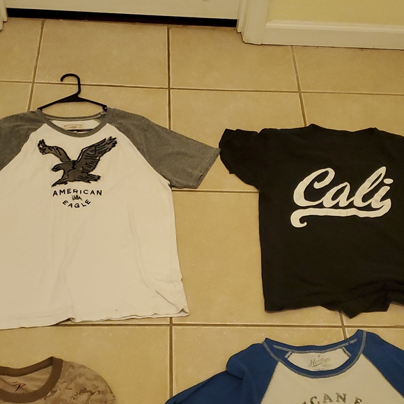 Two Large T-shirts, one American Eagle White and Gray and Black and White Cali - Picture 2 of 6